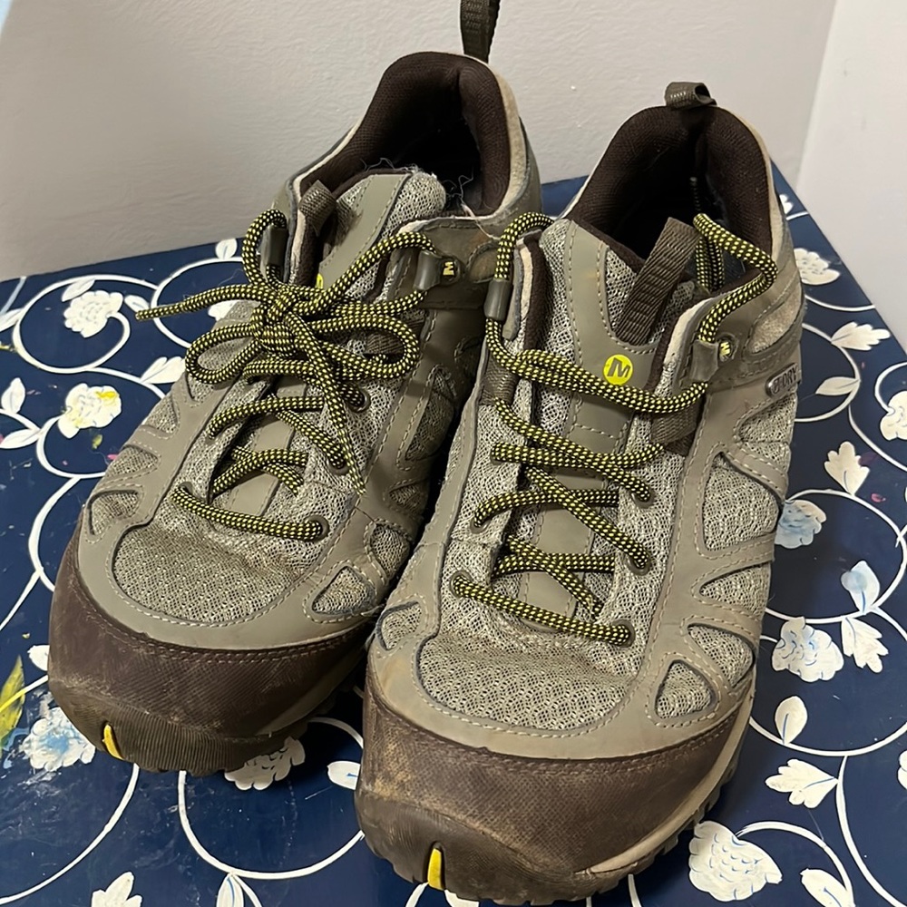 Merrell womens hiking shoes size 10